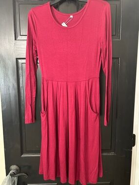 Women’s Long Sleeve Pocket Dress in Burgundy